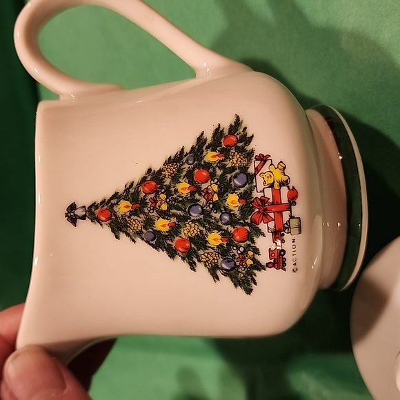 Mount Clemens Christmas Tree Cream & Sugar Set - Picture 8 of 8